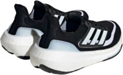 Hardloopschoen Adidas ULTRABOOST LIGHT W -Exporteren Rend Sneakers Winkel adidas ultraboost light w 566544 hq6347 960