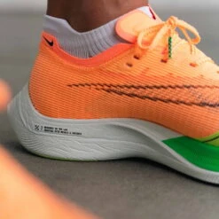 Hardloopschoen Nike ZoomX Vaporfly Next% 2 -Exporteren Rend Sneakers Winkel nike zoomx vaporfly next 2 492658 cu4123 801 960